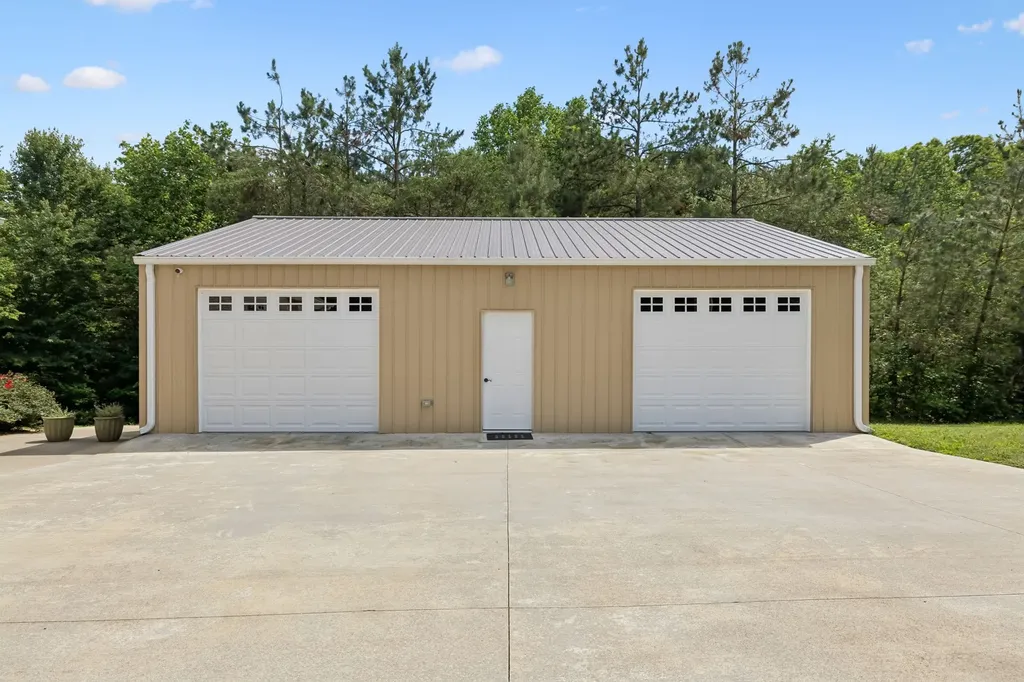 1421 Oakmont Circle Centerville TN 37033