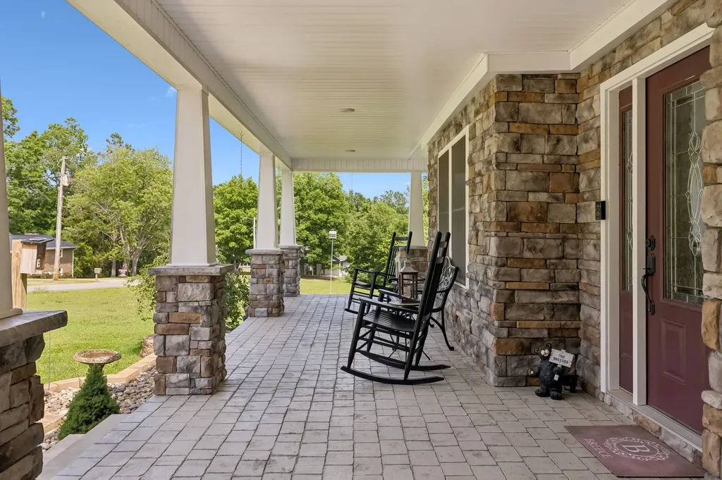 1421 Oakmont Circle Centerville TN 37033