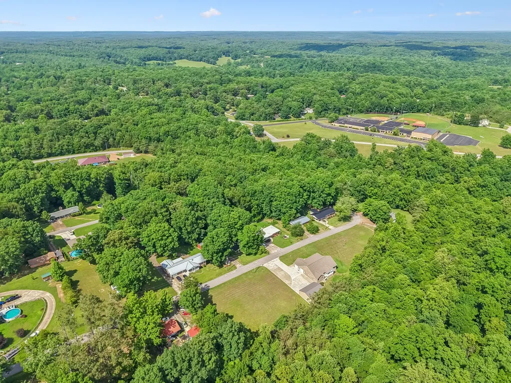 1421 Oakmont Circle Centerville TN 37033