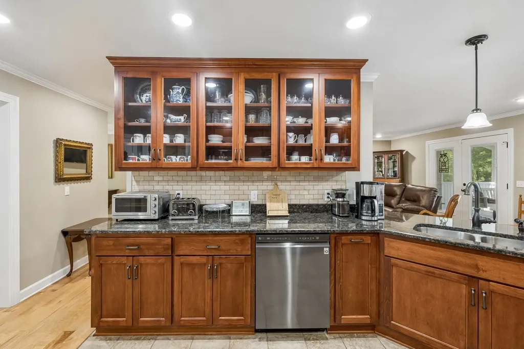 1421 Oakmont Circle Centerville TN 37033
