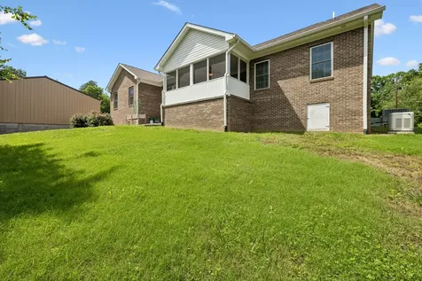 1421 Oakmont Circle Centerville TN 37033