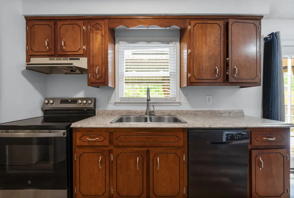 984 Long Beech Drive Clarksville TN 37042