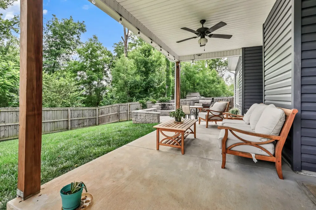 323 Crusaw Drive Clarksville TN 37043
