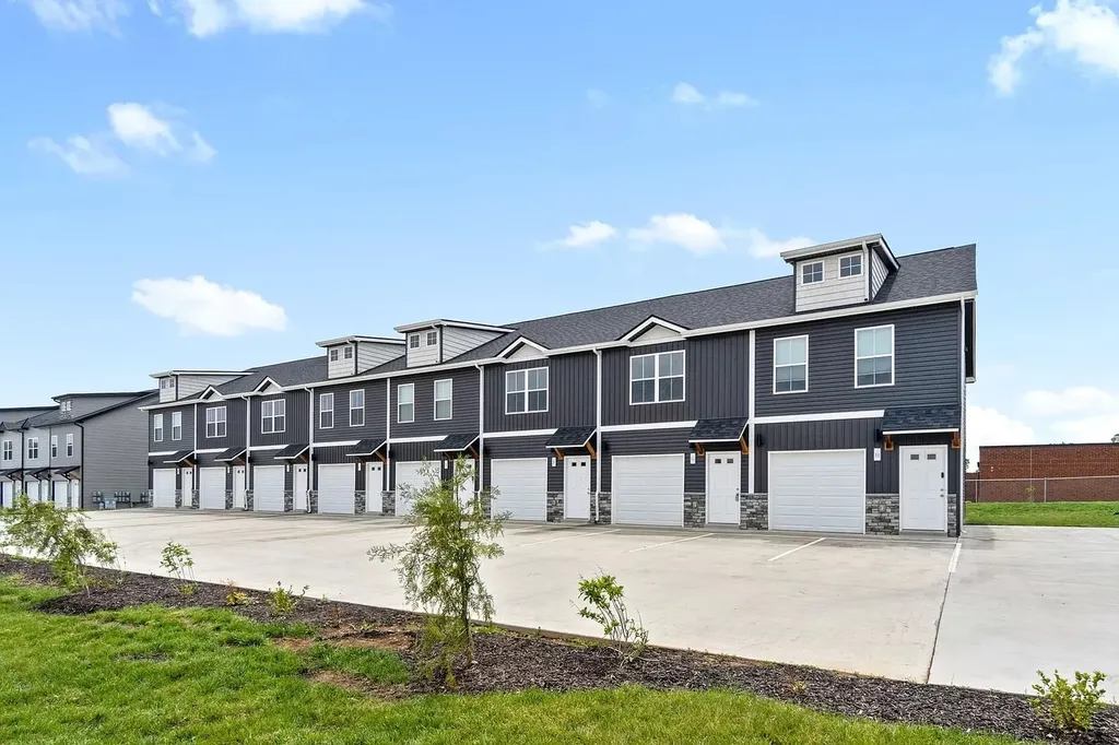 208 Drayton Drive Clarksville TN 37042