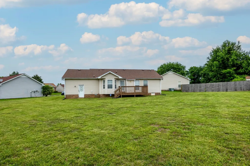 1881 Timberline Way Clarksville TN 37042