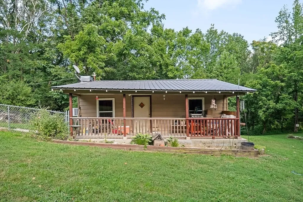 300 Poston Ridge Lane Gainesboro TN 38562