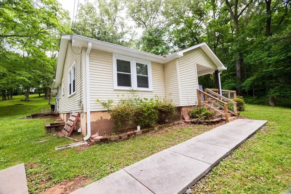 266 Denny Road Clarksville TN 37043