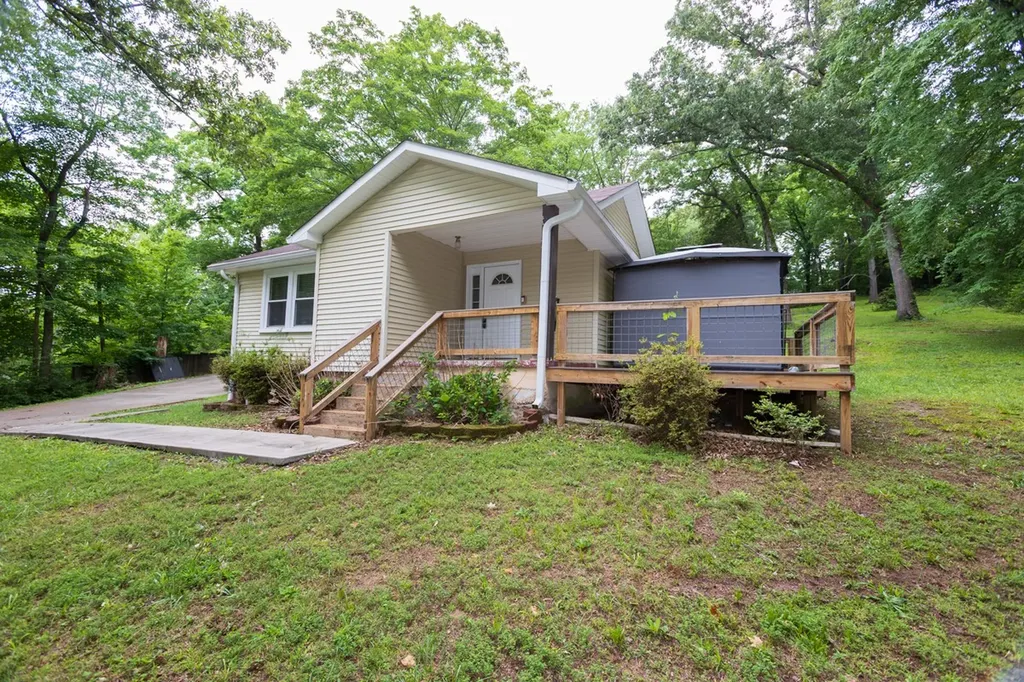 266 Denny Road Clarksville TN 37043