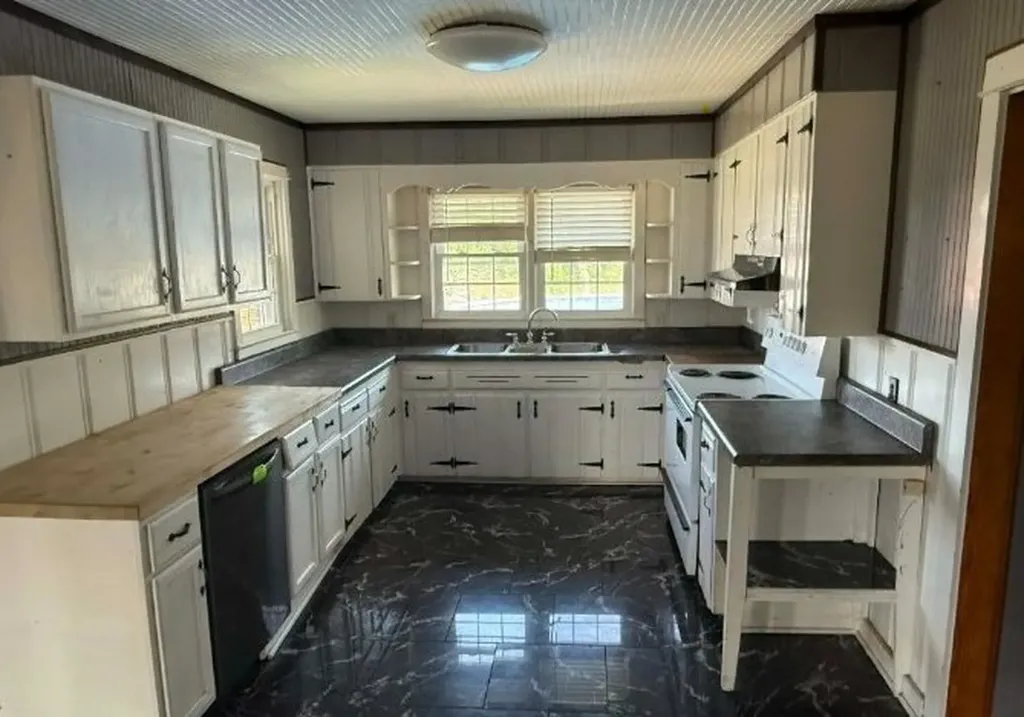 545 Carthage Road Red Boiling Springs TN 37150