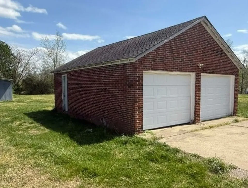 545 Carthage Road Red Boiling Springs TN 37150