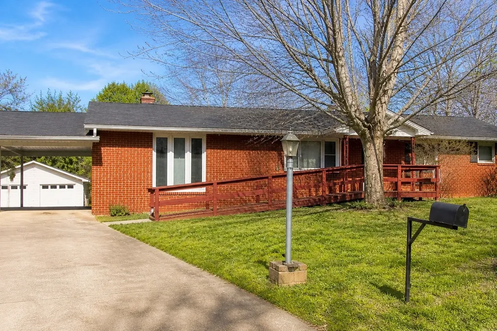 108 Printwood Drive Dickson TN 37055