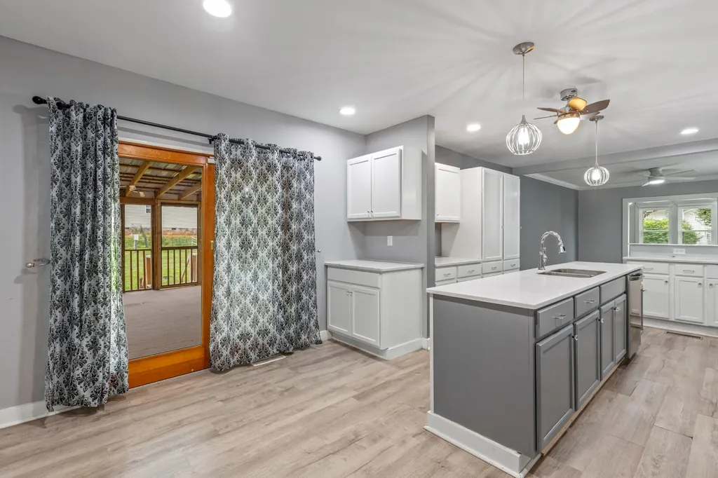 110 Wheeler Avenue Pikeville TN 37367