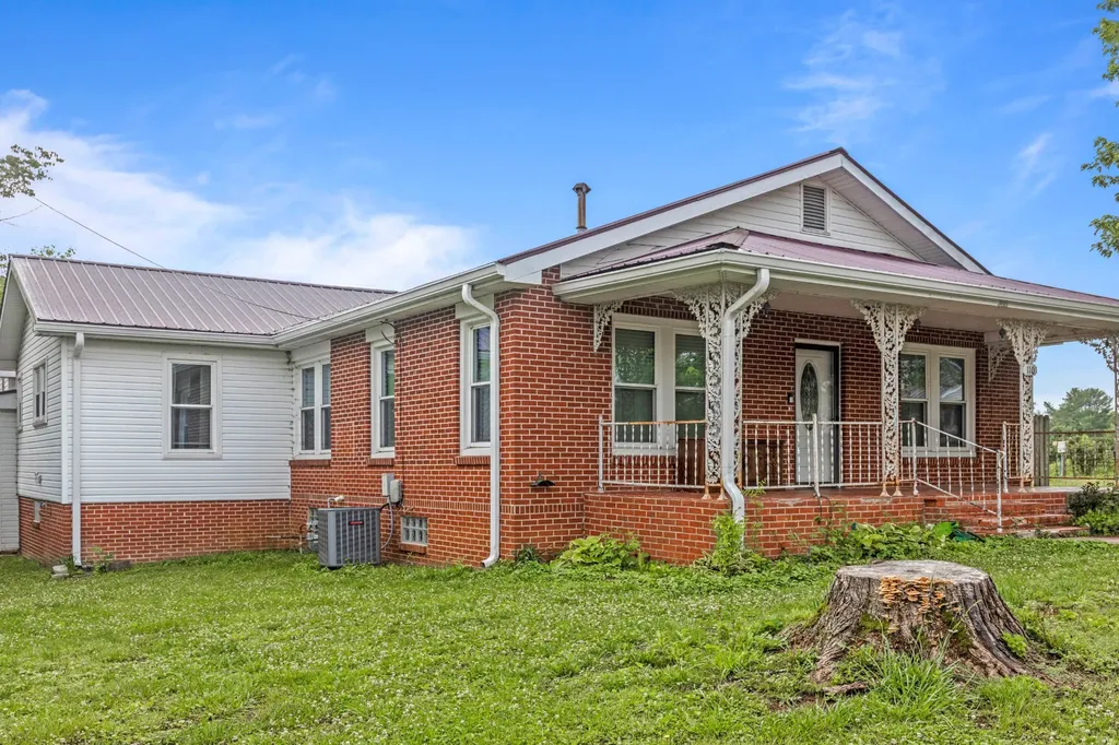 110 Wheeler Avenue Pikeville TN 37367