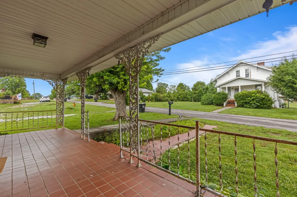 110 Wheeler Avenue Pikeville TN 37367