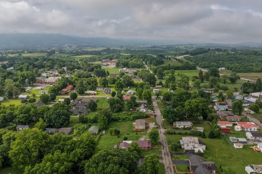 110 Wheeler Avenue Pikeville TN 37367