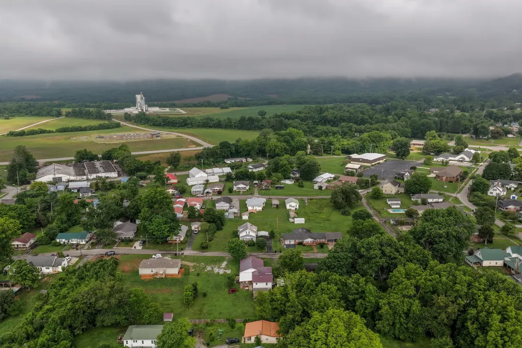110 Wheeler Avenue Pikeville TN 37367