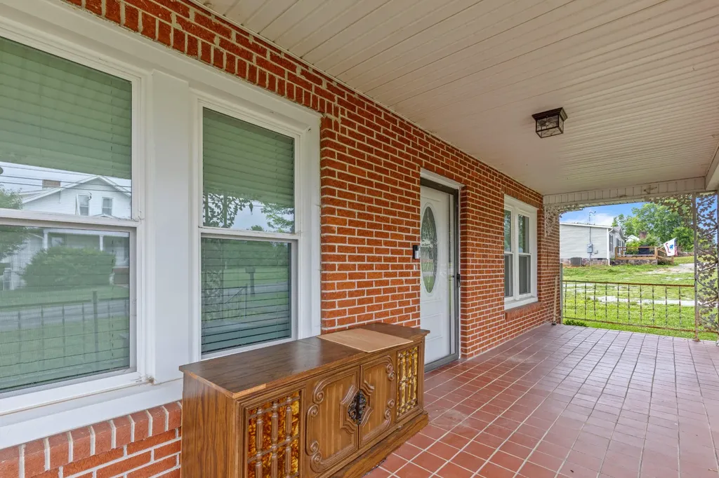 110 Wheeler Avenue Pikeville TN 37367