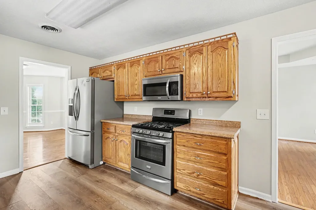 1608 Lillian Circle Columbia TN 38401