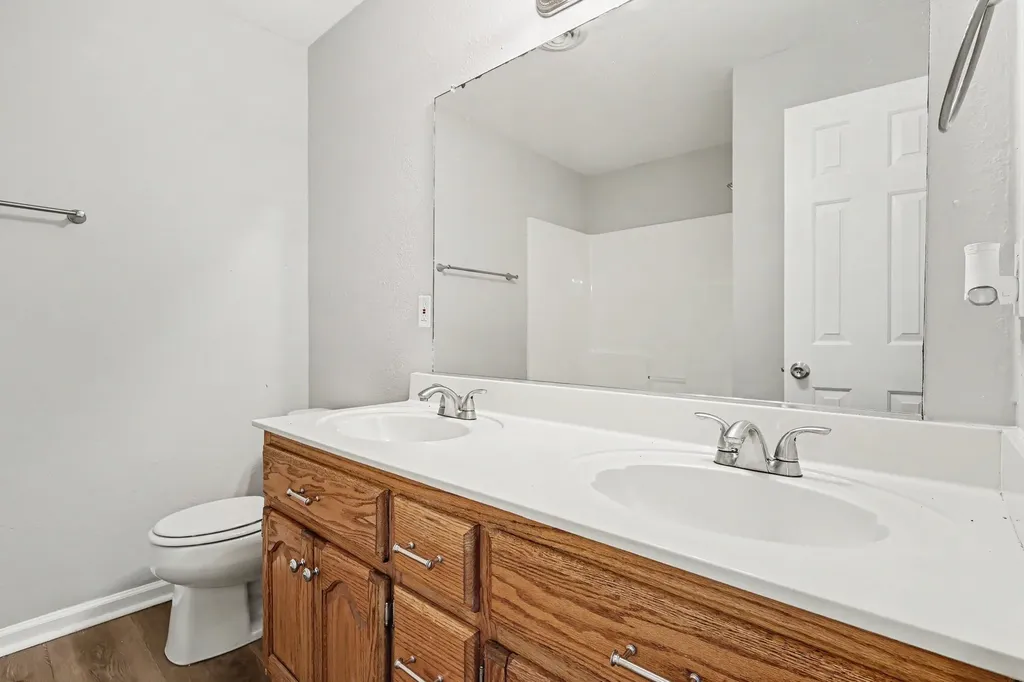 1608 Lillian Circle Columbia TN 38401