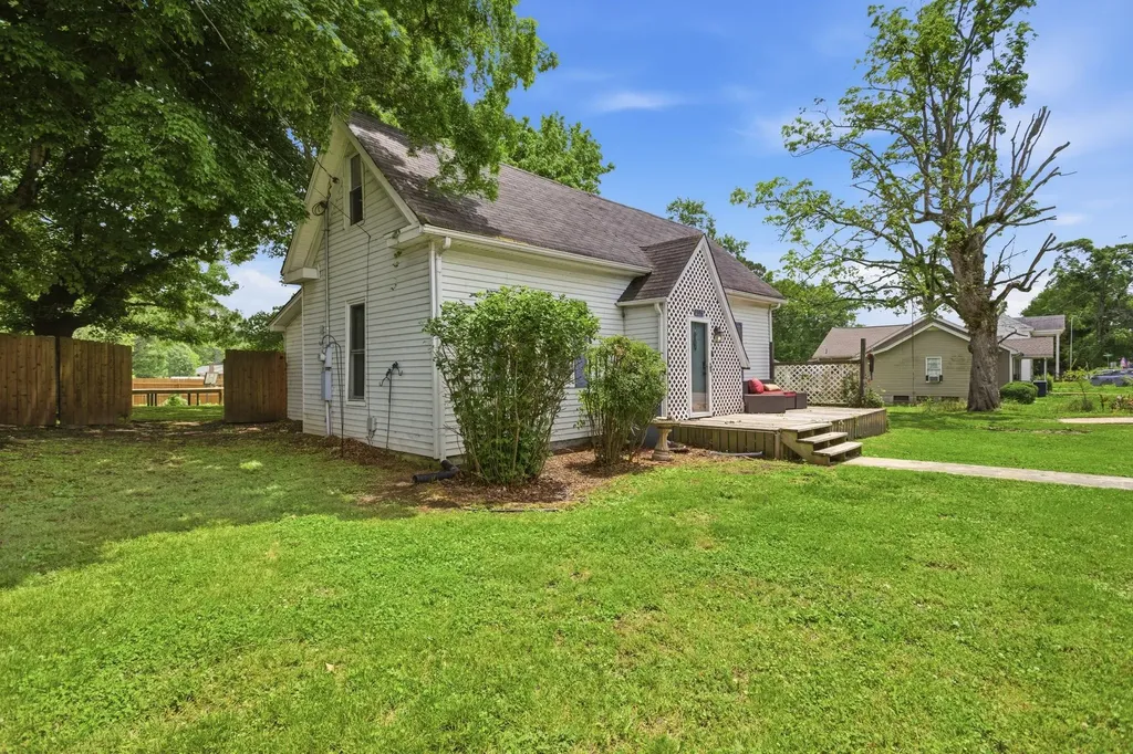 306 N Main Street Cornersville TN 37047