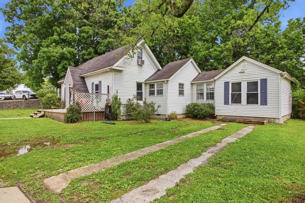 306 N Main Street Cornersville TN 37047
