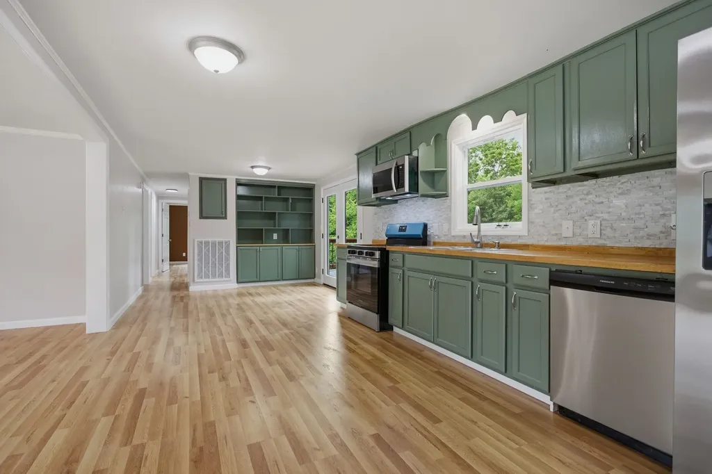 8498 Crawley Hill Road Mount Pleasant TN 38474