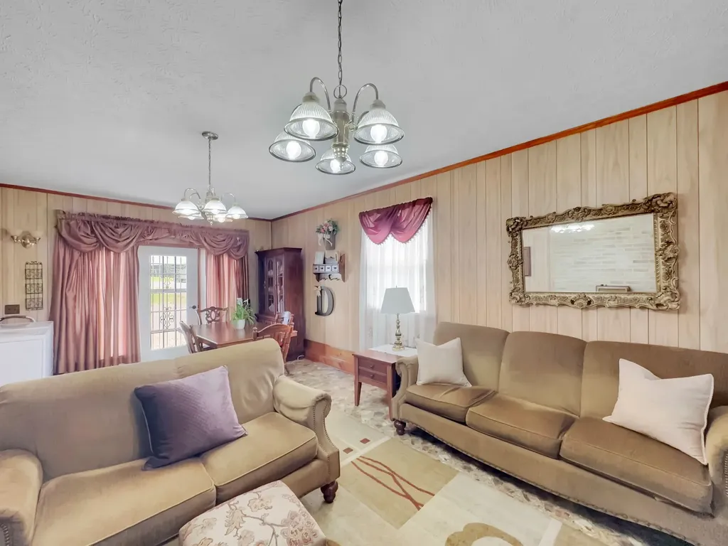 1358 Dry Branch Road Dixon Springs TN 37057
