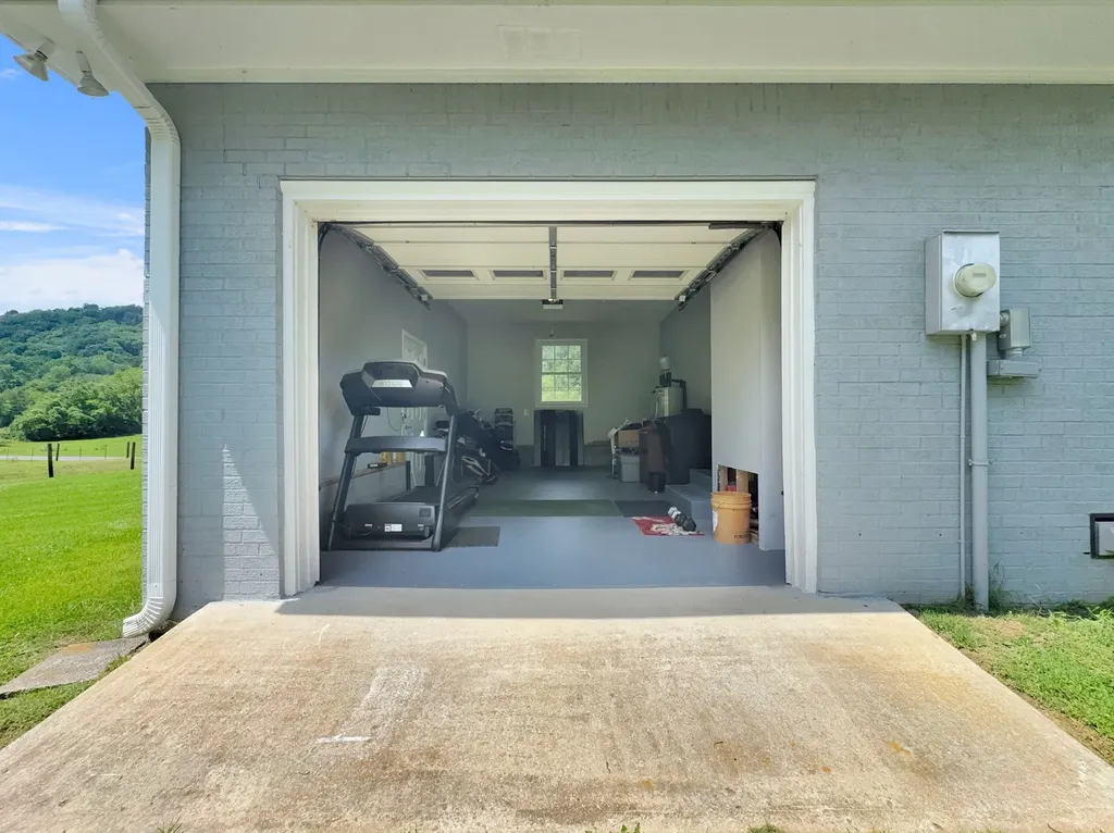 1358 Dry Branch Road Dixon Springs TN 37057