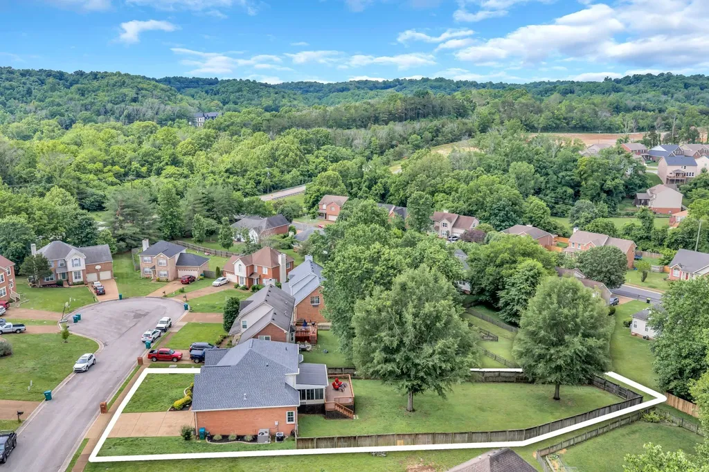 7824 Farmington Place Nashville TN 37221