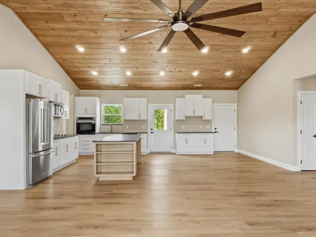 1461 Little Swan Creek Hohenwald TN 38462