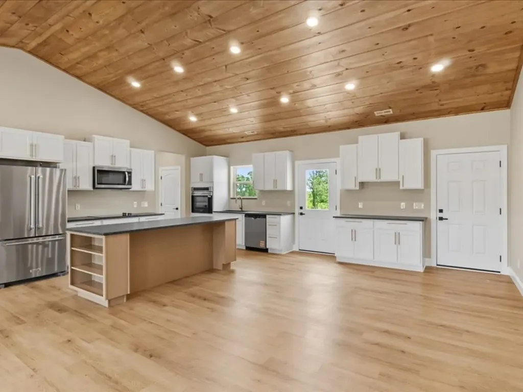 1461 Little Swan Creek Hohenwald TN 38462