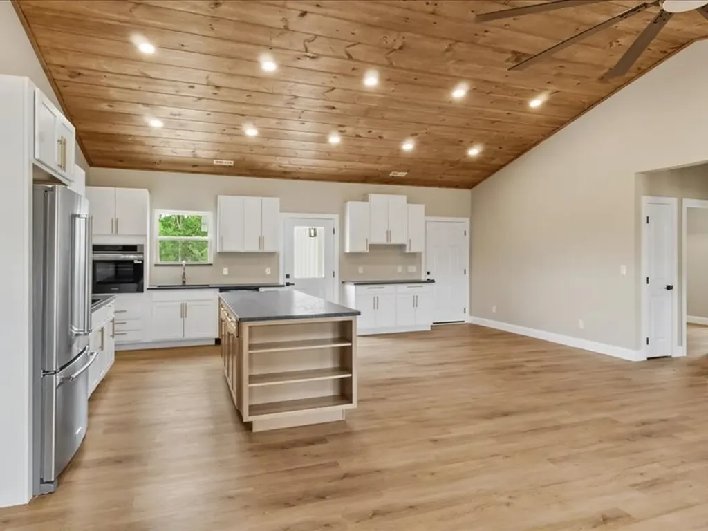 1461 Little Swan Creek Hohenwald TN 38462