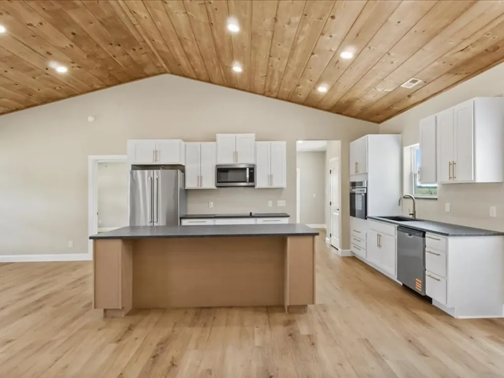 1461 Little Swan Creek Hohenwald TN 38462