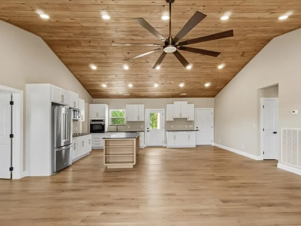 1461 Little Swan Creek Hohenwald TN 38462