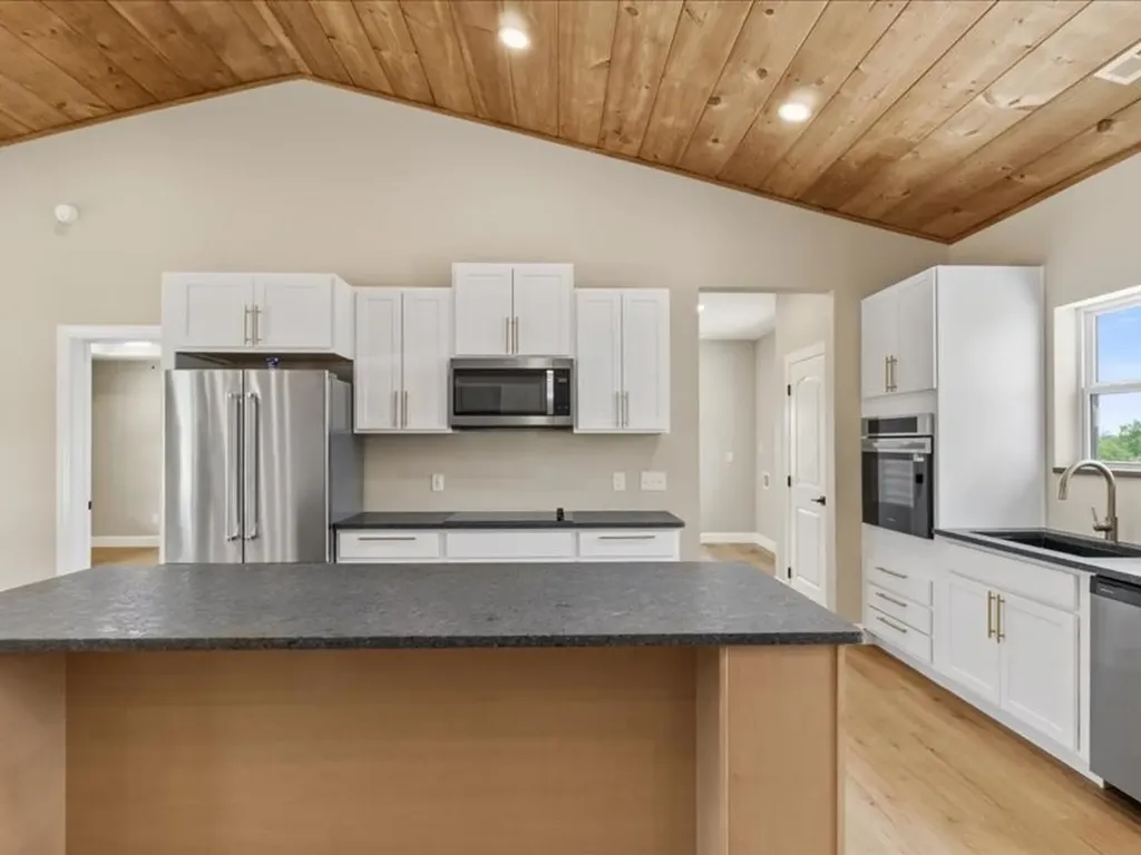 1461 Little Swan Creek Hohenwald TN 38462