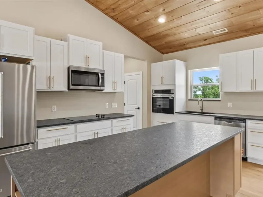 1461 Little Swan Creek Hohenwald TN 38462
