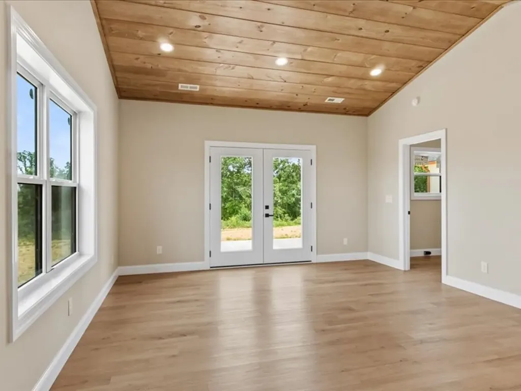 1461 Little Swan Creek Hohenwald TN 38462