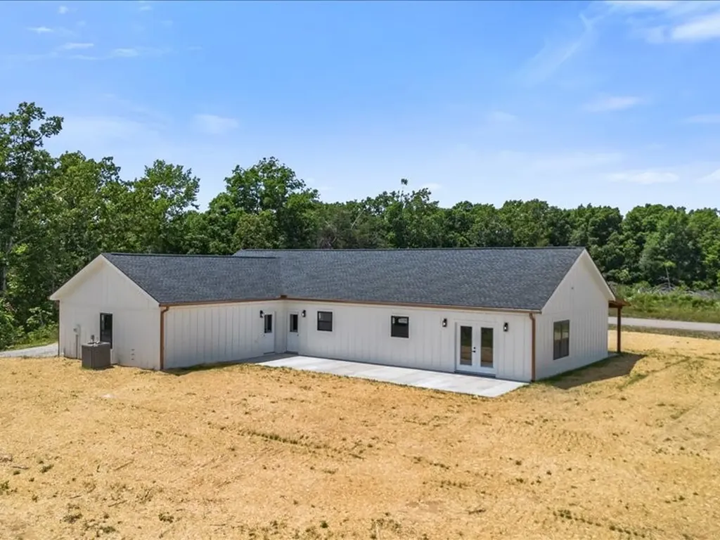 1461 Little Swan Creek Hohenwald TN 38462