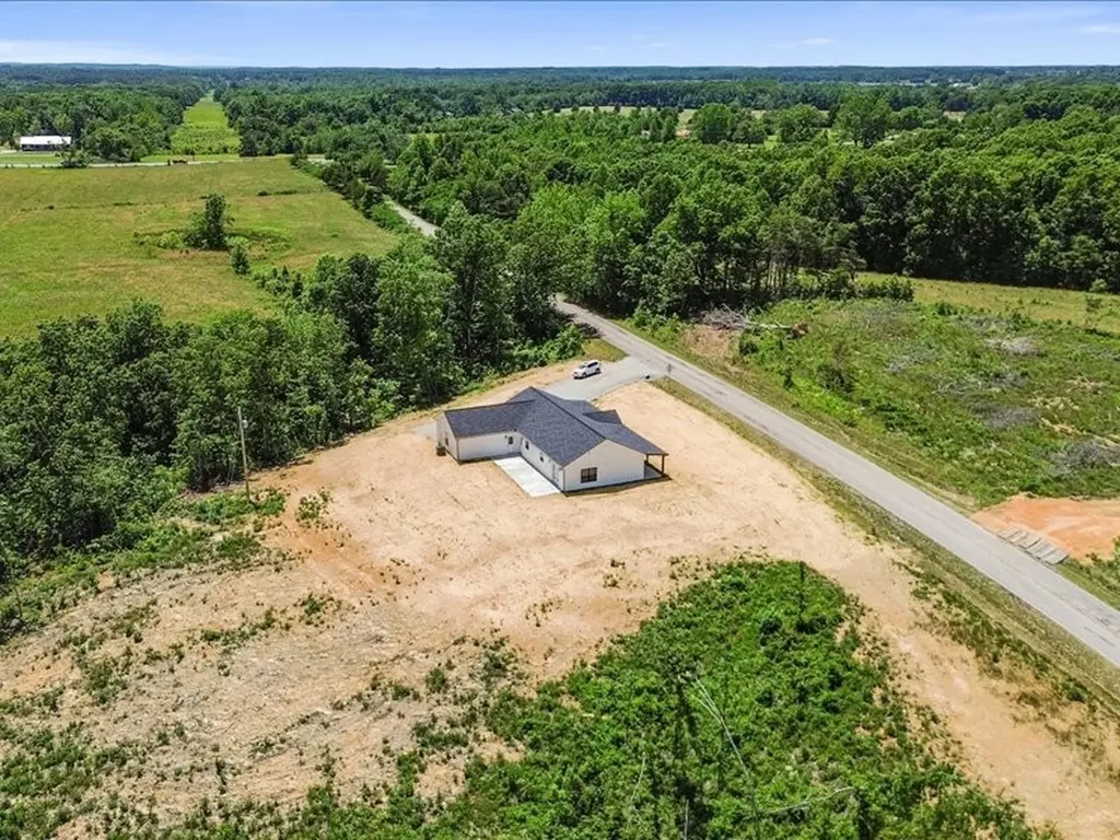 1461 Little Swan Creek Hohenwald TN 38462