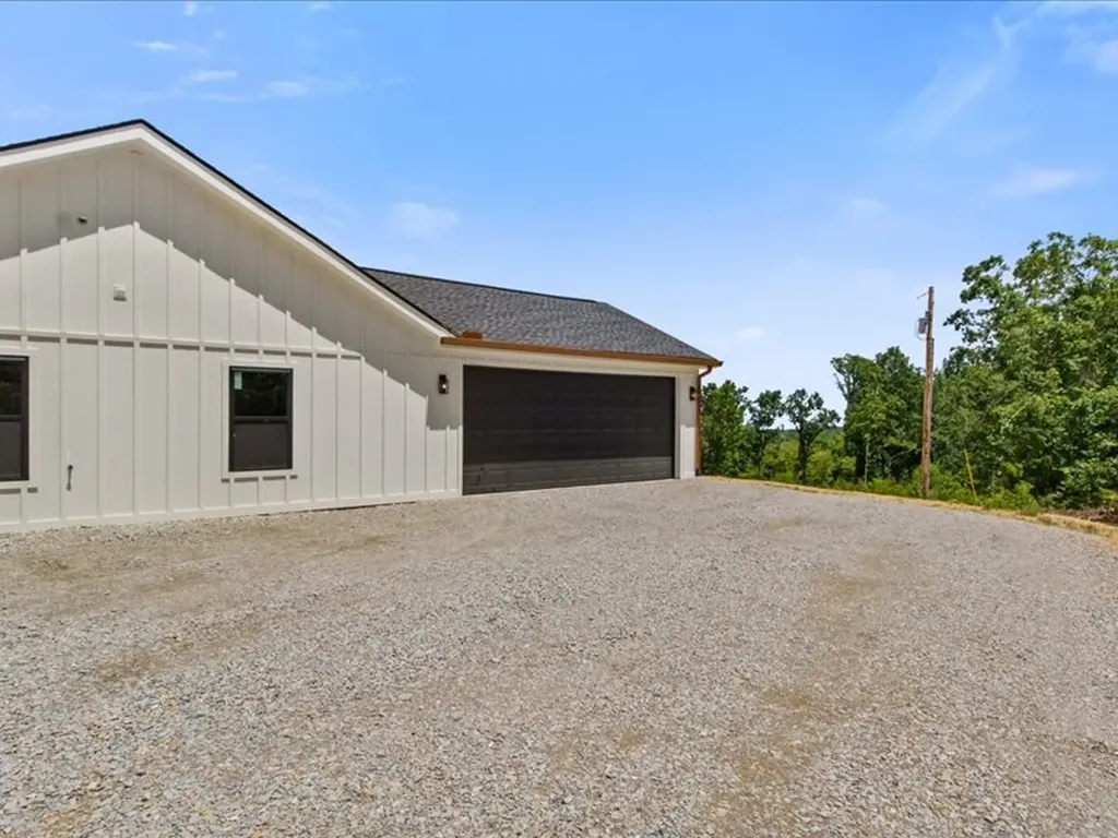 1461 Little Swan Creek Hohenwald TN 38462