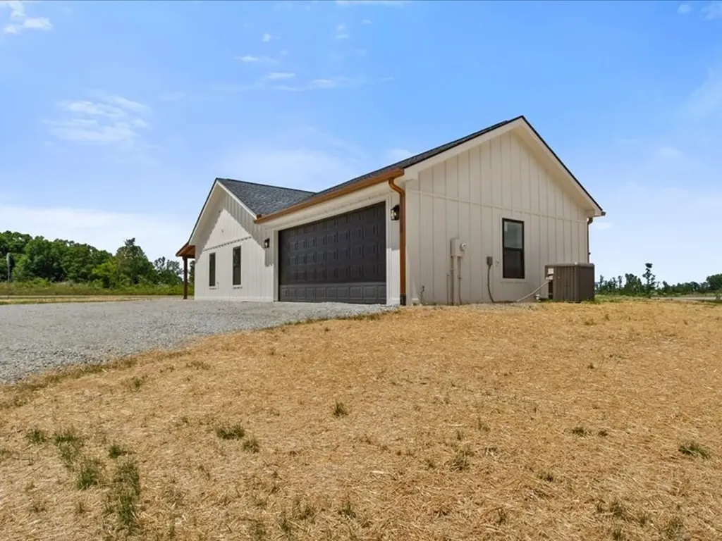 1461 Little Swan Creek Hohenwald TN 38462