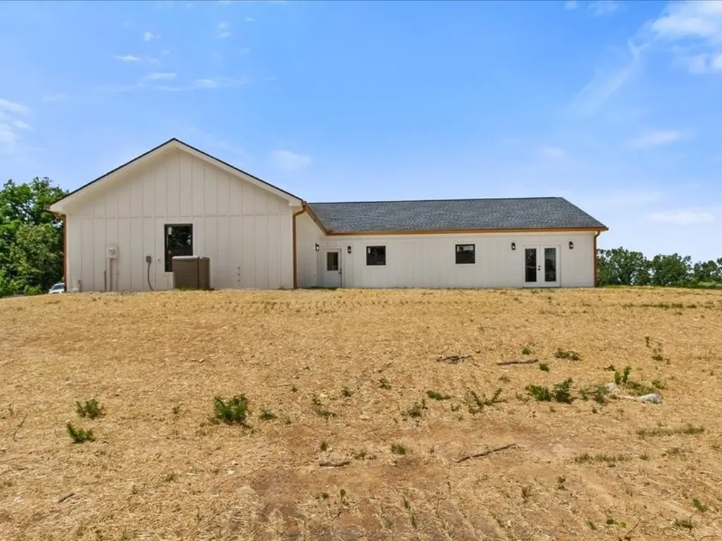 1461 Little Swan Creek Hohenwald TN 38462
