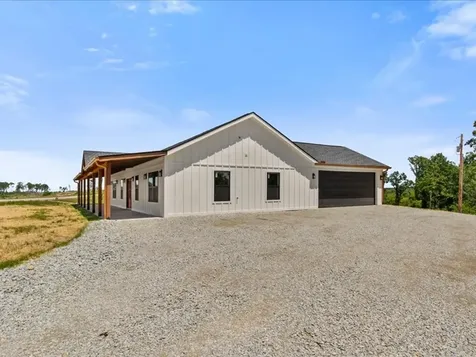 1461 Little Swan Creek Hohenwald TN 38462