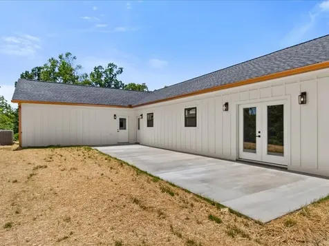 1461 Little Swan Creek Hohenwald TN 38462