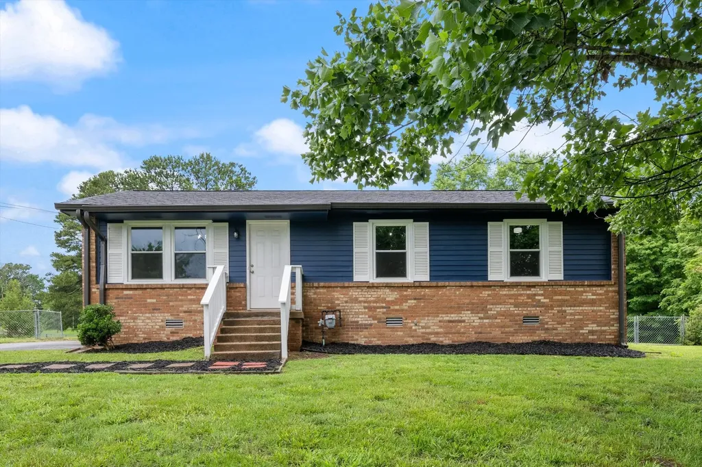 133 Lynn Lane Charlotte TN 37036