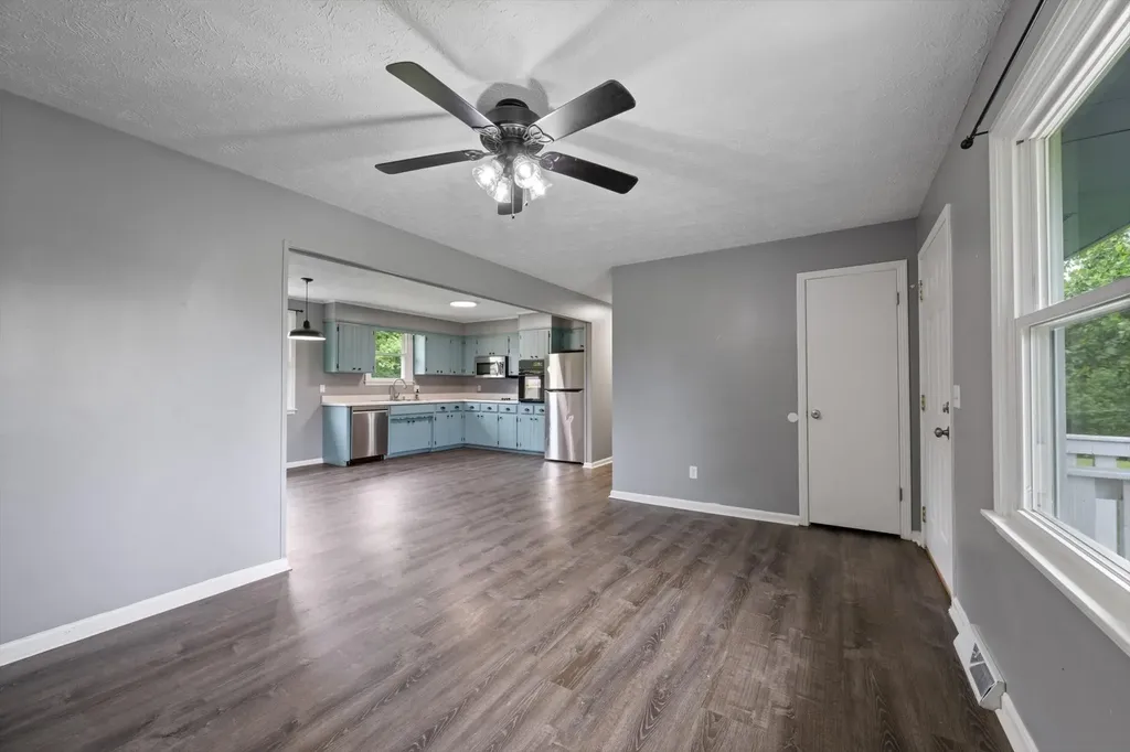 133 Lynn Lane Charlotte TN 37036