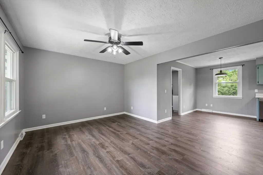 133 Lynn Lane Charlotte TN 37036