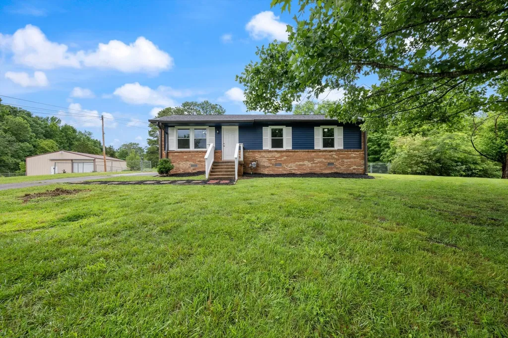 133 Lynn Lane Charlotte TN 37036