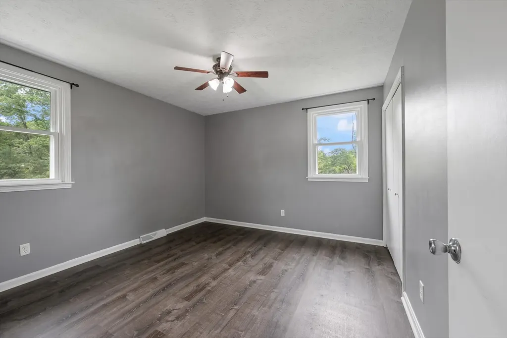 133 Lynn Lane Charlotte TN 37036