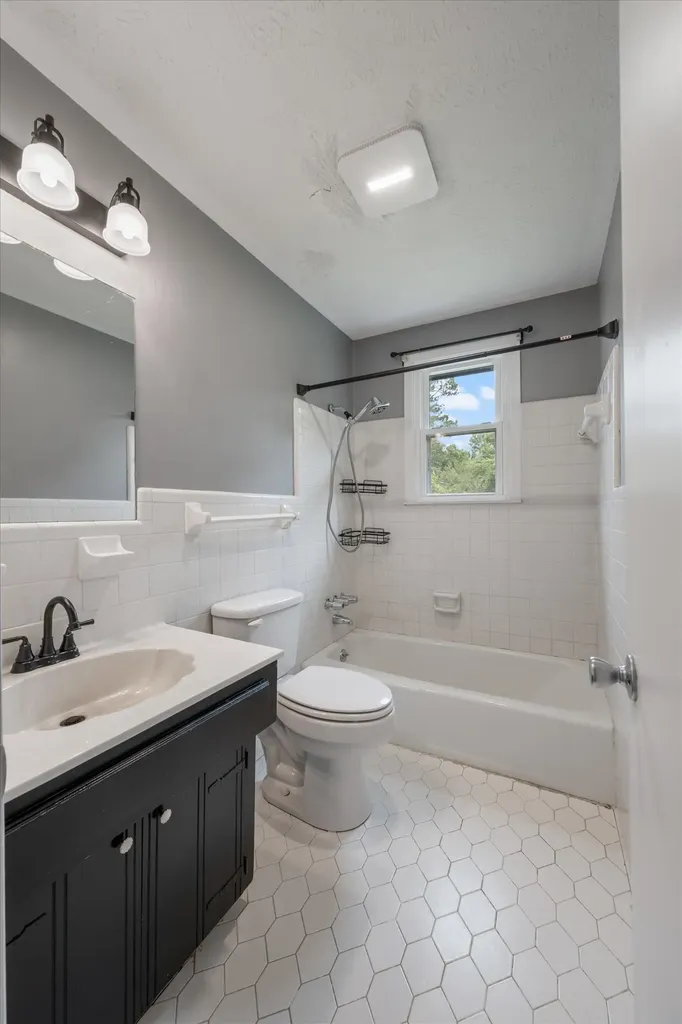 133 Lynn Lane Charlotte TN 37036